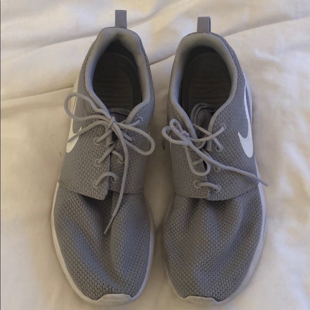 Nike Grey Roshe Tennis Shoes